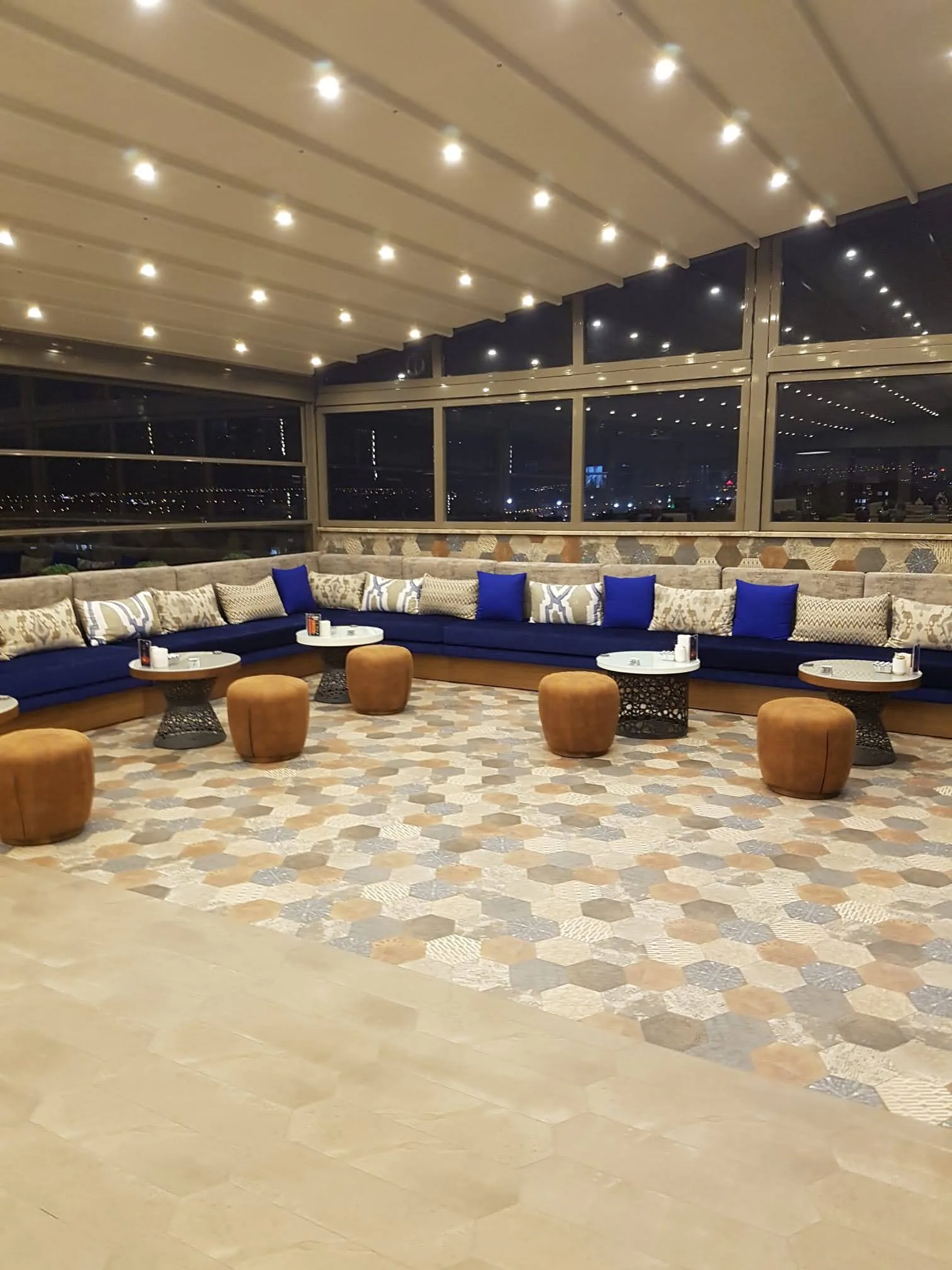 Hilton Otel — fotoğraf 15